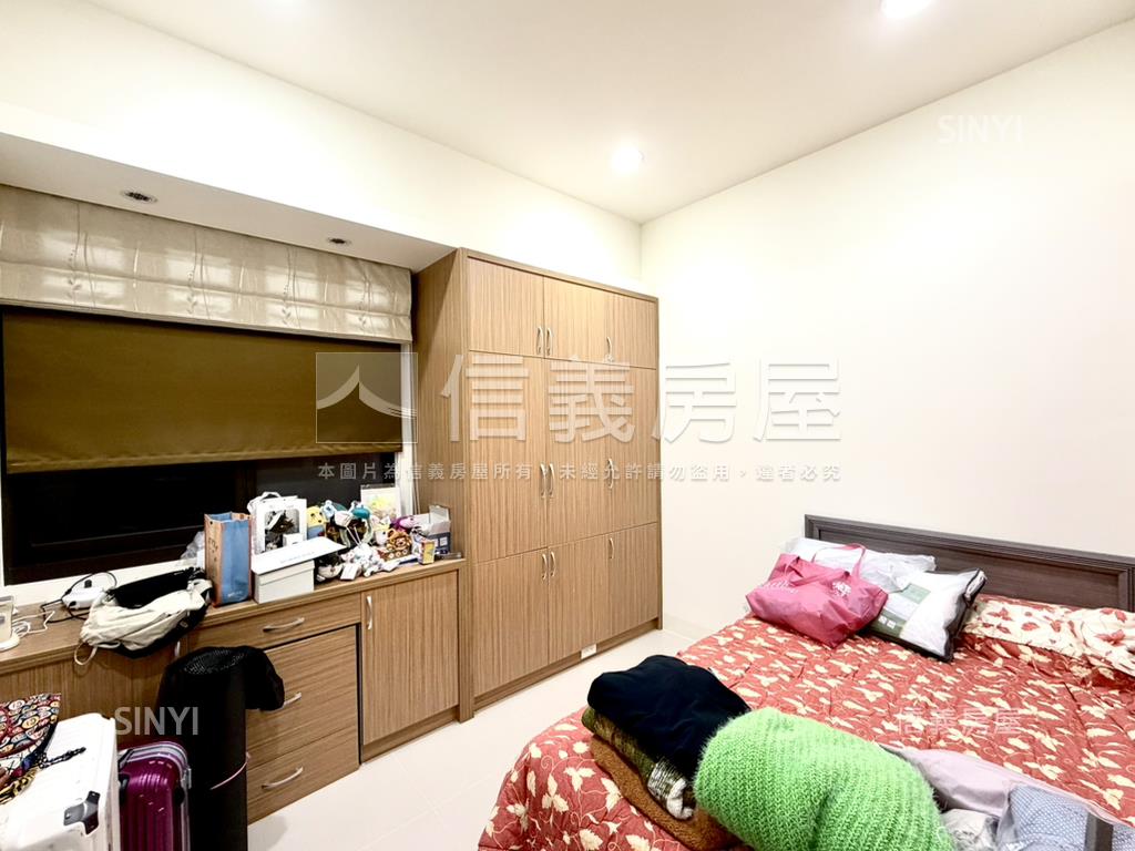 紐約紐約面樹海邊間四房房屋室內格局與周邊環境