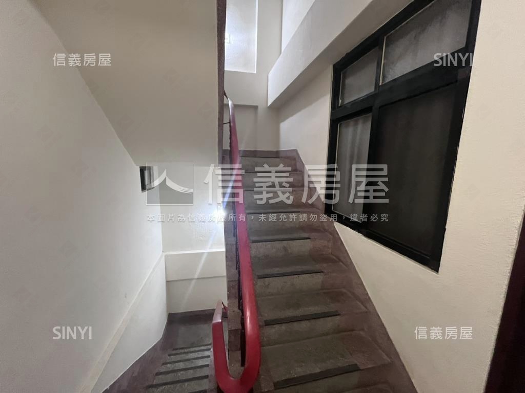 近北平黃昏市場臨路透店房屋室內格局與周邊環境