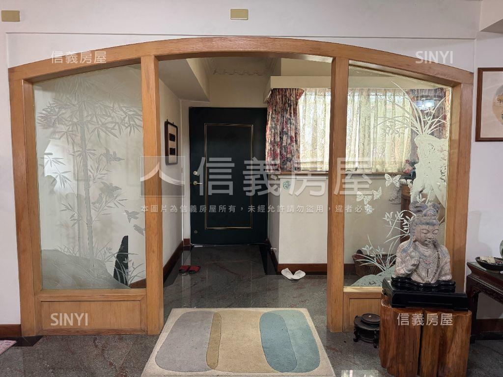 教育大學旁樓中樓露臺美屋房屋室內格局與周邊環境