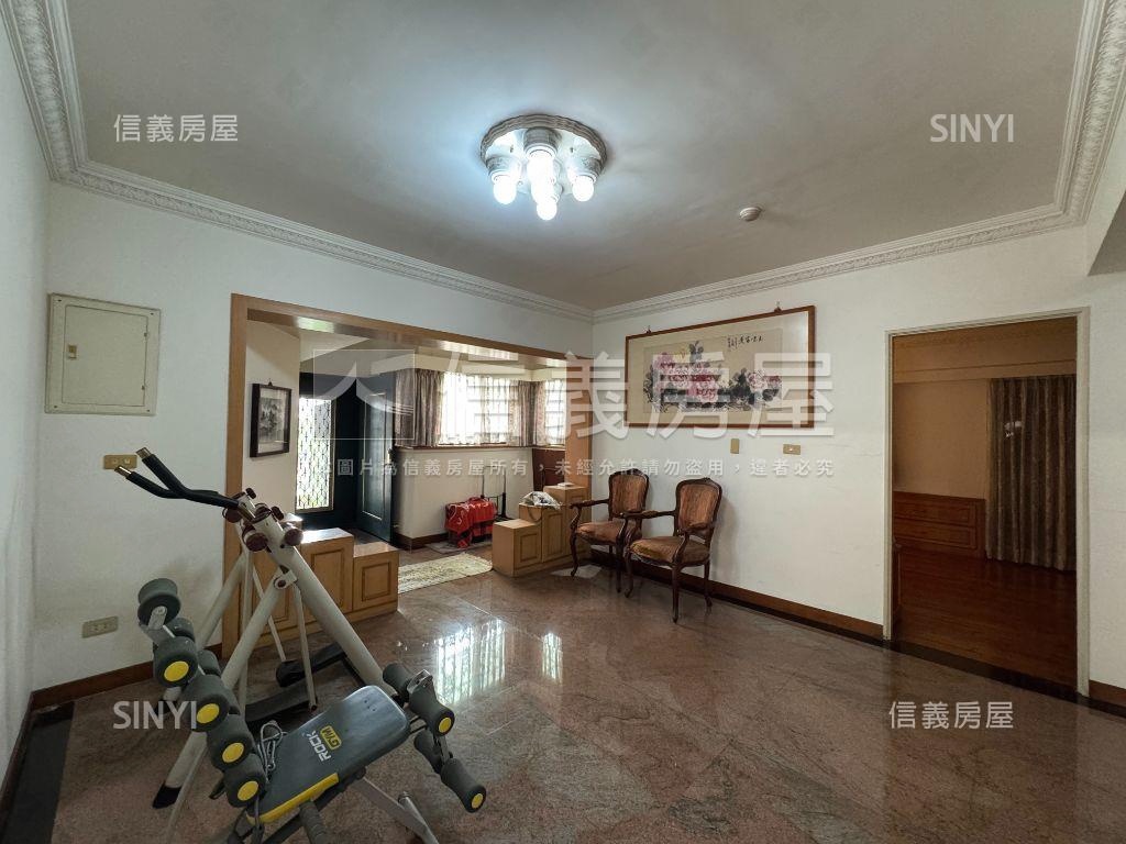 教育大學旁樓中樓露臺美屋房屋室內格局與周邊環境