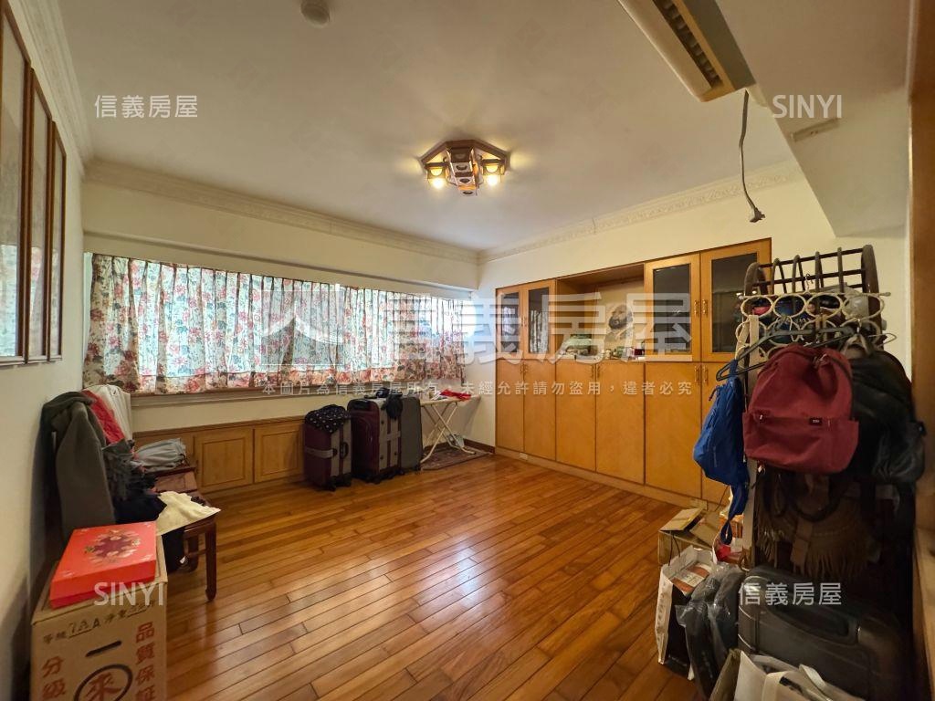 教育大學旁樓中樓露臺美屋房屋室內格局與周邊環境