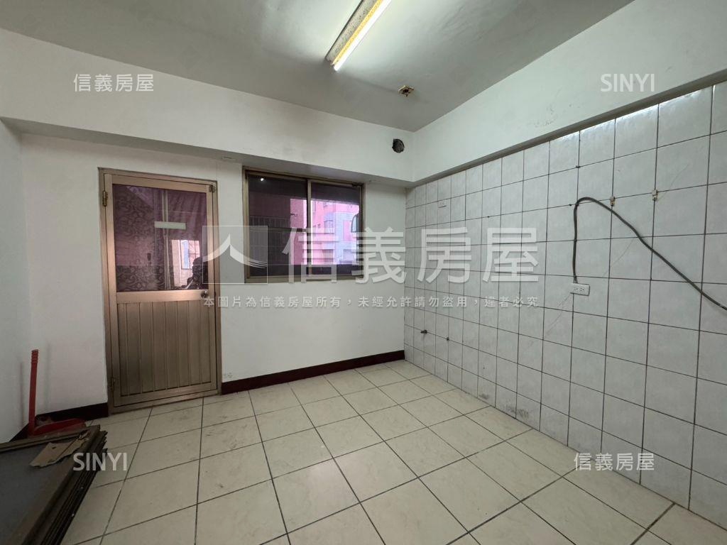低總價黃金店面看這間！房屋室內格局與周邊環境