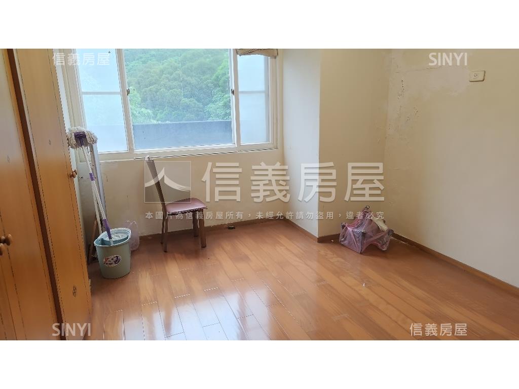 山景達觀三房車位房屋室內格局與周邊環境