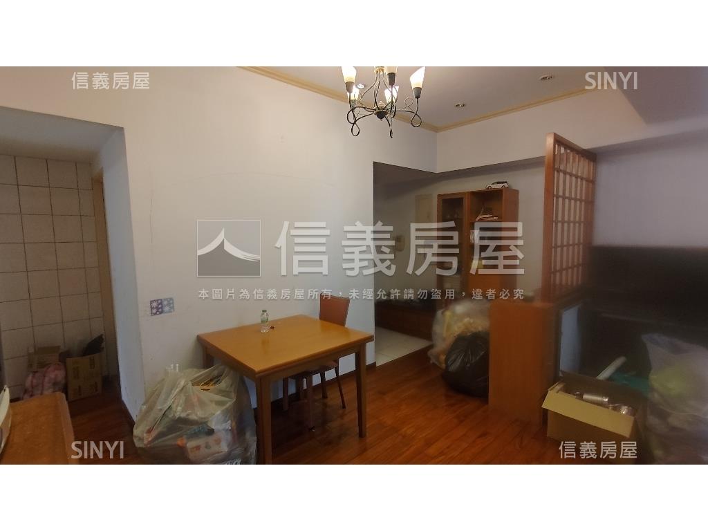 山景達觀三房車位房屋室內格局與周邊環境