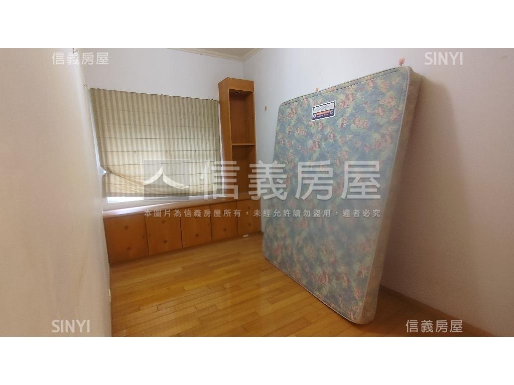 山景達觀三房車位房屋室內格局與周邊環境