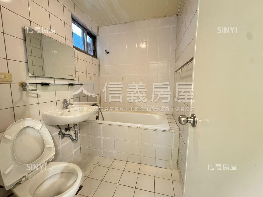 新坡儷景邊間成家兩房房屋室內格局與周邊環境