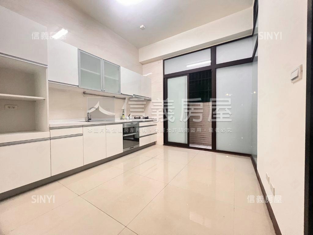 楠梓土庫靚美別墅房屋室內格局與周邊環境