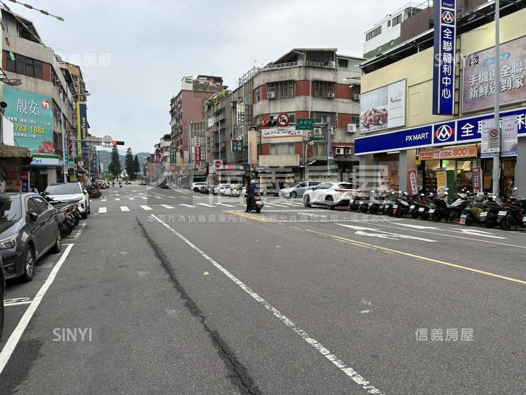 正吉林路馬路邊金店房屋室內格局與周邊環境