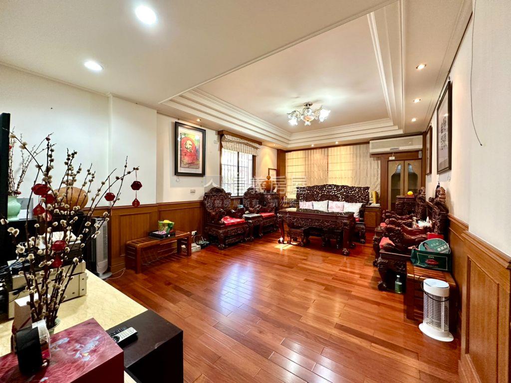 中西區｜湖美角窗木質店住房屋室內格局與周邊環境
