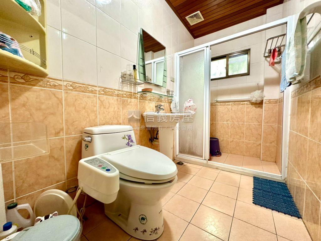中西區｜湖美角窗木質店住房屋室內格局與周邊環境