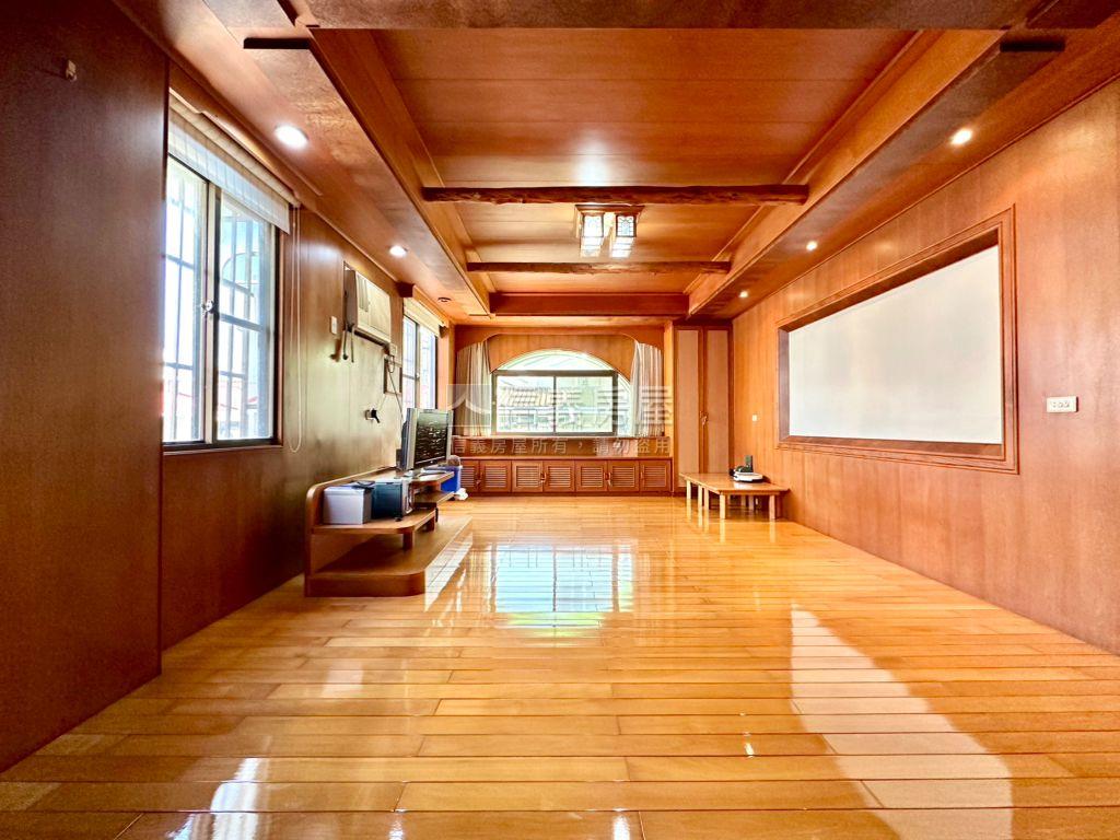 中西區｜湖美角窗木質店住房屋室內格局與周邊環境