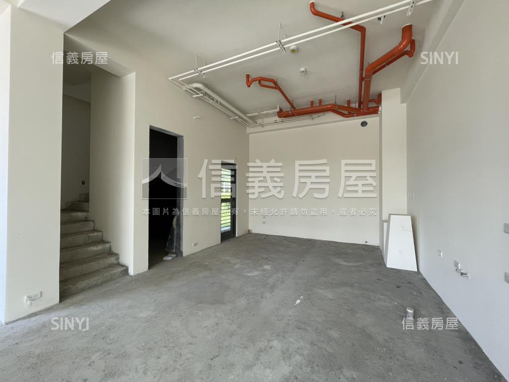 閑谷邊間美式庭院透天房屋室內格局與周邊環境