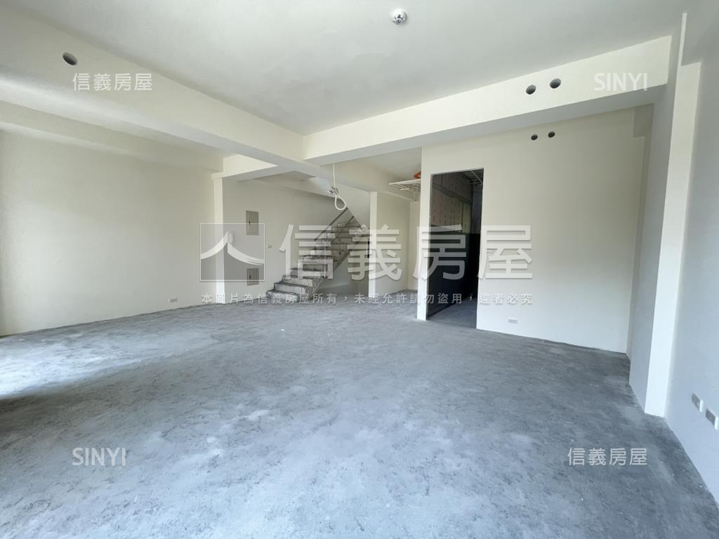 閑谷邊間美式庭院透天房屋室內格局與周邊環境