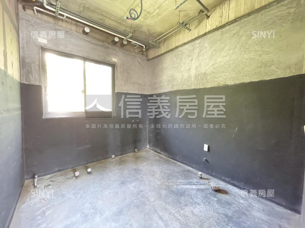 閑谷邊間美式庭院透天房屋室內格局與周邊環境