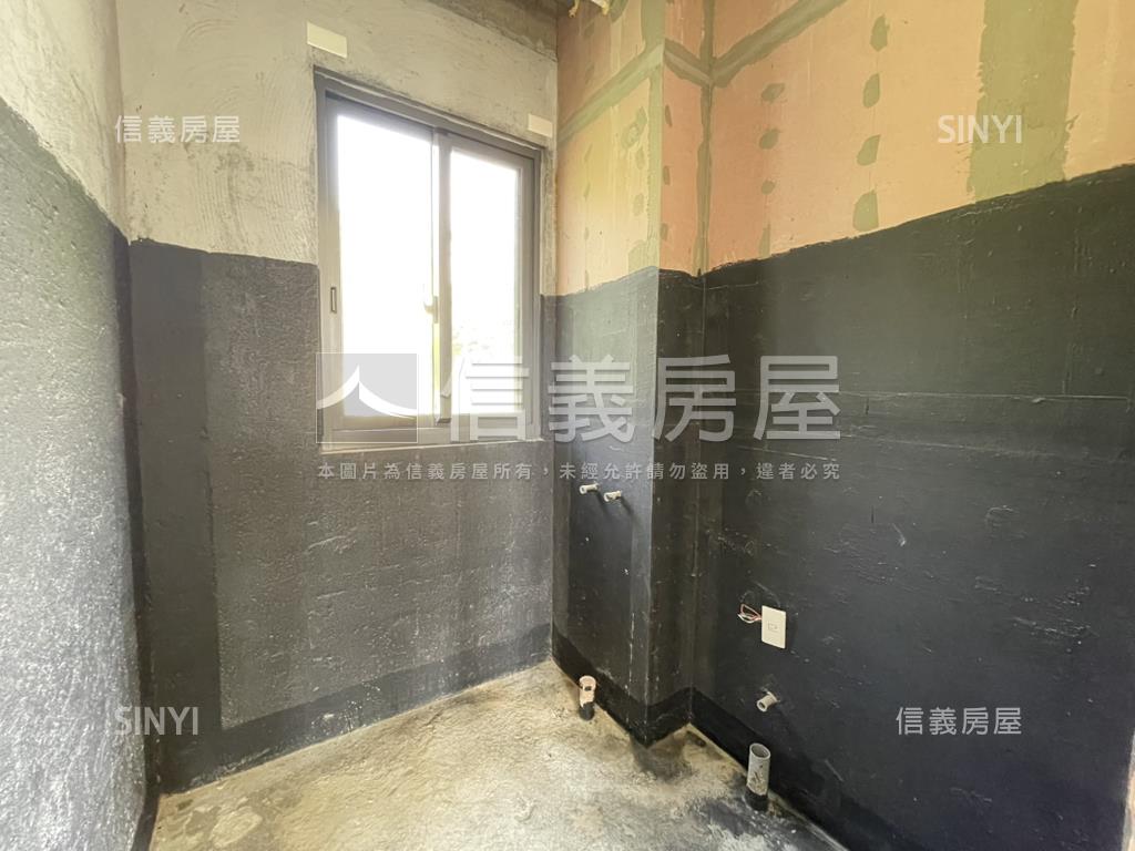 閑谷邊間美式庭院透天房屋室內格局與周邊環境