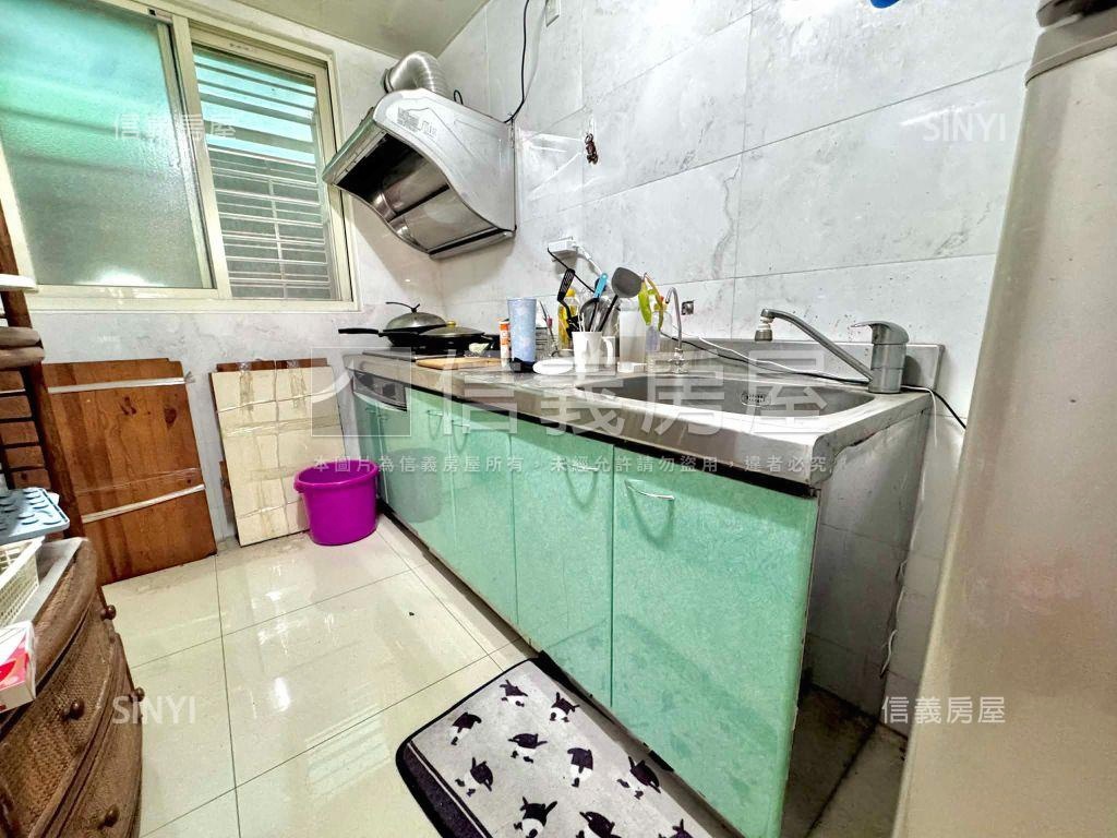 專任安康路景觀方正美二樓房屋室內格局與周邊環境