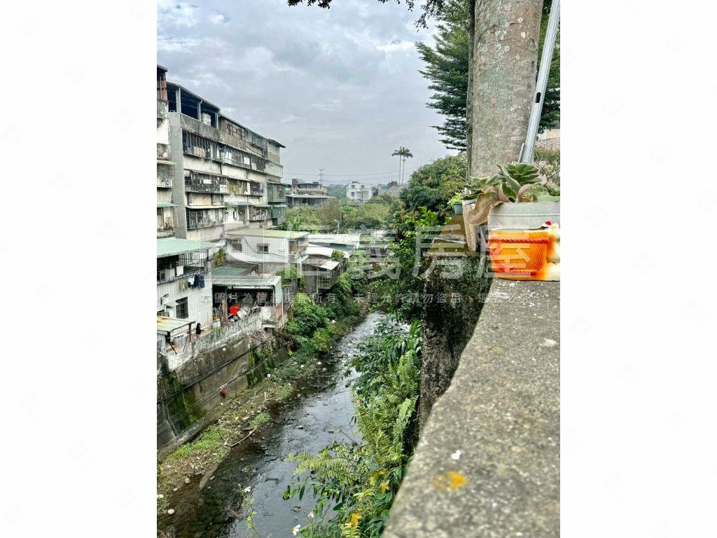 專任安康路景觀方正美二樓房屋室內格局與周邊環境