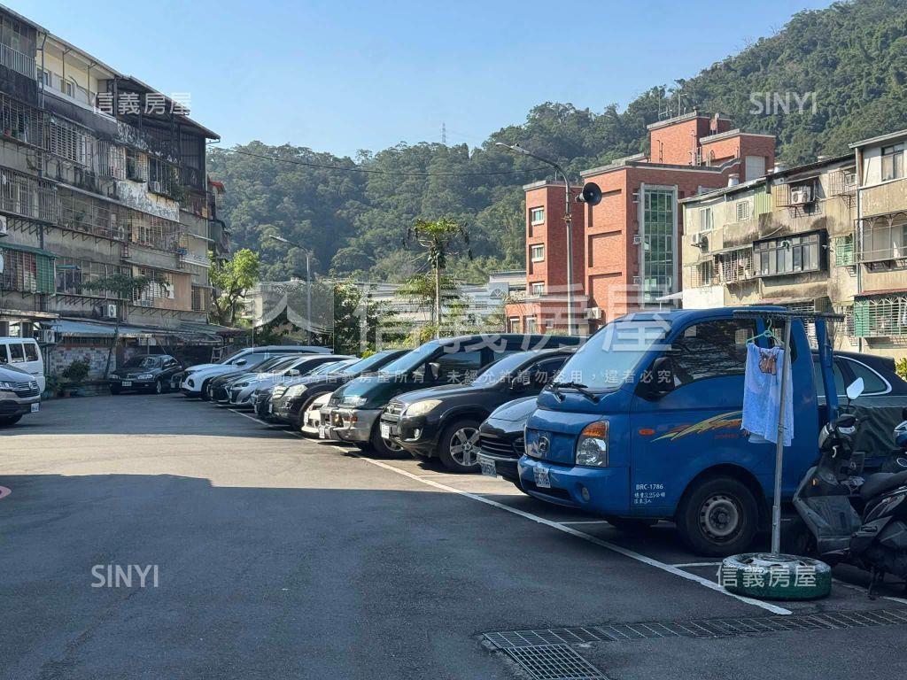 專任小資方正美二樓房屋室內格局與周邊環境