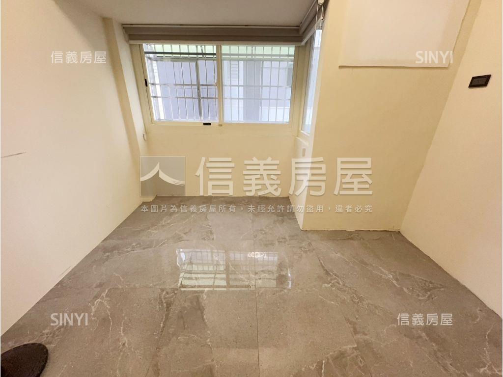 公園旁，低總價電梯二房房屋室內格局與周邊環境