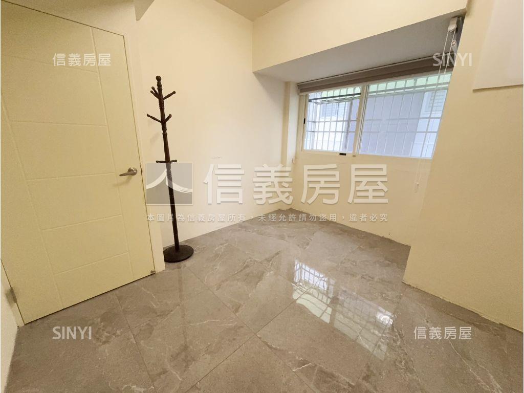 公園旁，低總價電梯二房房屋室內格局與周邊環境