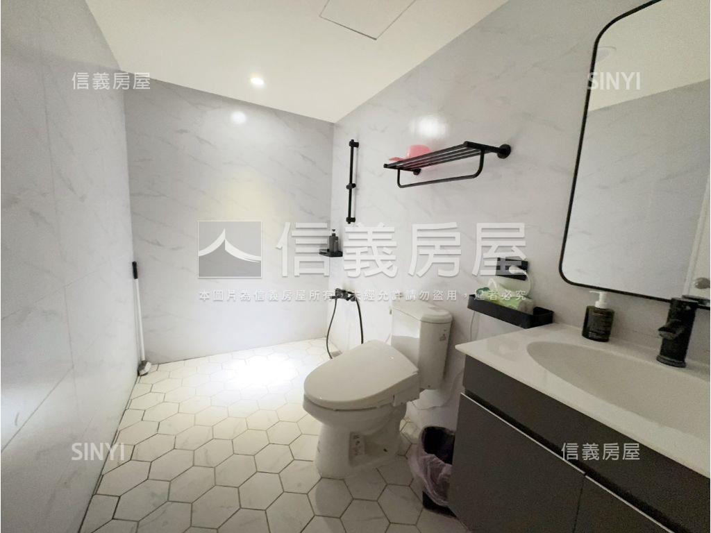 公園旁，低總價電梯二房房屋室內格局與周邊環境