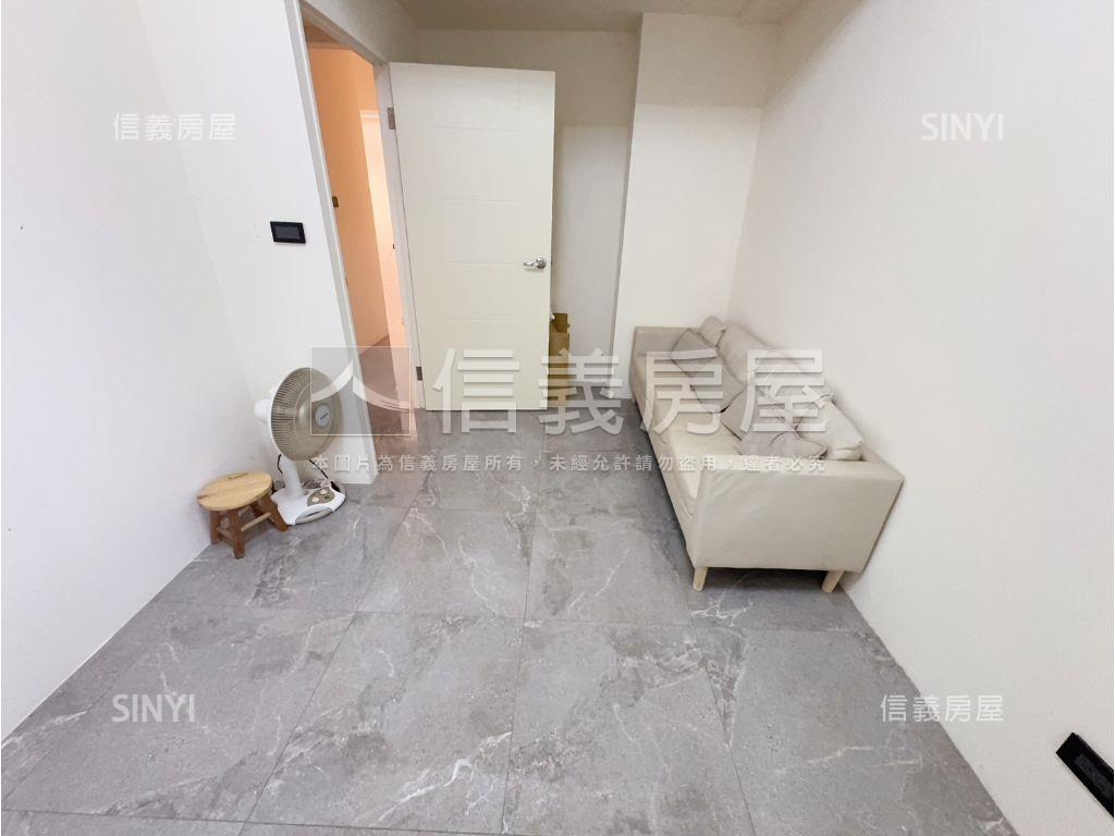 公園旁，低總價電梯二房房屋室內格局與周邊環境