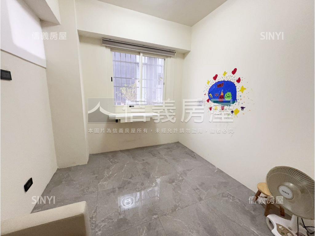 公園旁，低總價電梯二房房屋室內格局與周邊環境