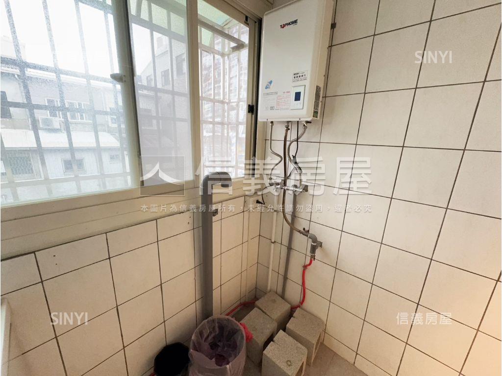 公園旁，低總價電梯二房房屋室內格局與周邊環境