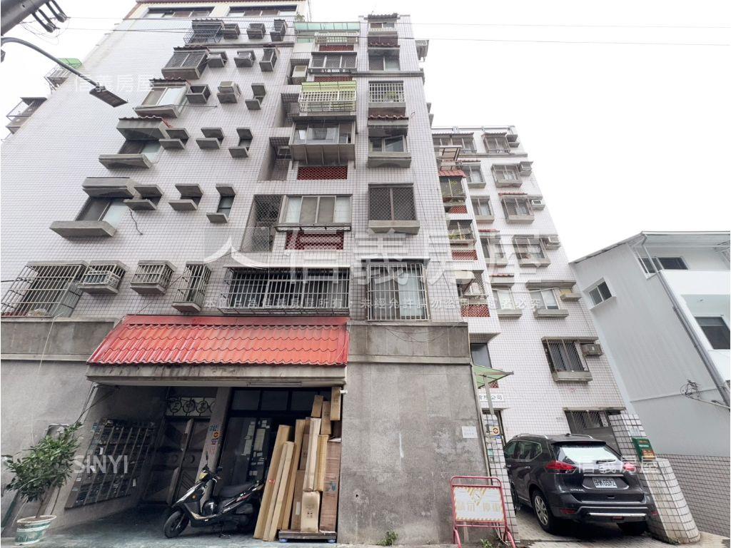 公園旁，低總價電梯二房房屋室內格局與周邊環境