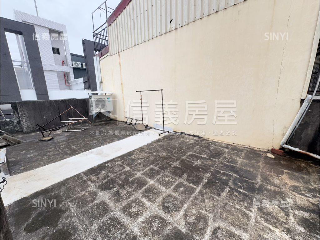 公園旁，低總價電梯二房房屋室內格局與周邊環境