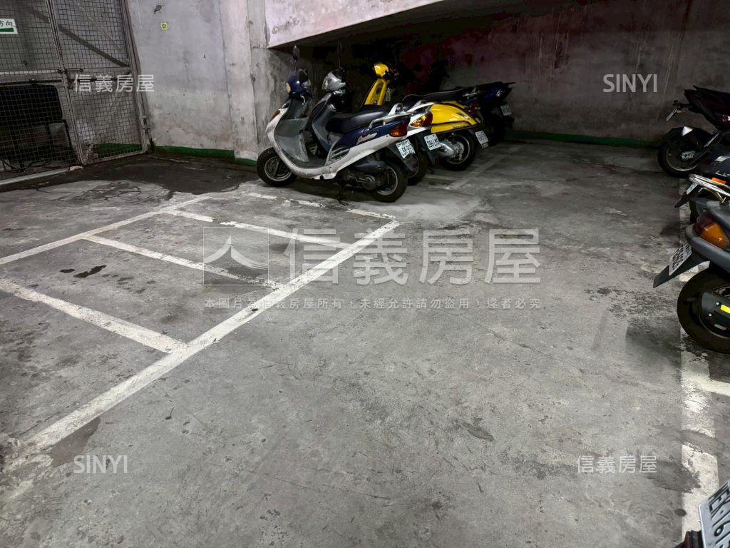 公園旁，低總價電梯二房房屋室內格局與周邊環境