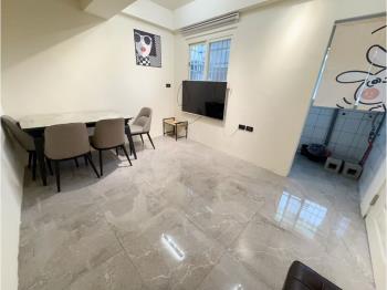 公園旁，低總價電梯二房