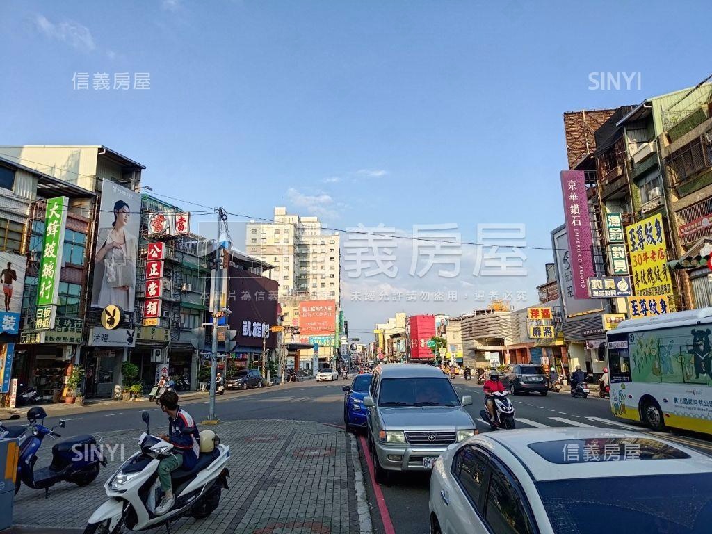 鳳山捷運．自由路透店房屋室內格局與周邊環境
