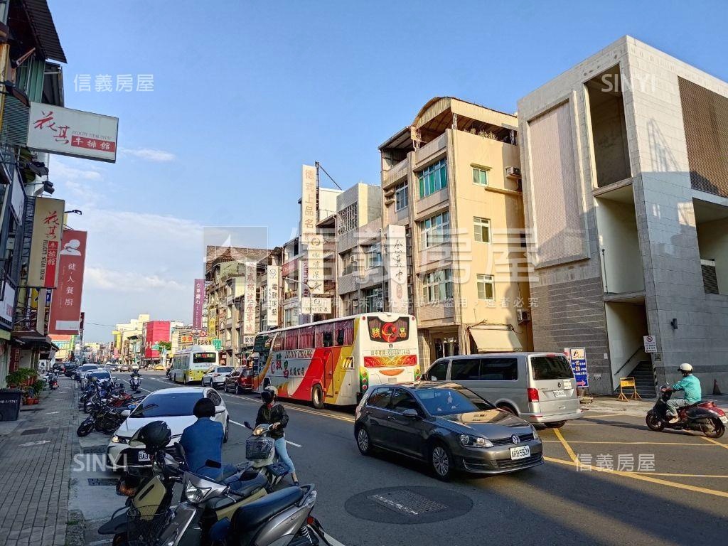 鳳山捷運．自由路透店房屋室內格局與周邊環境