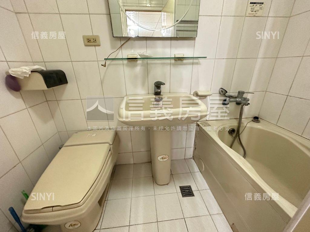 水湳市場大四房車位房屋室內格局與周邊環境