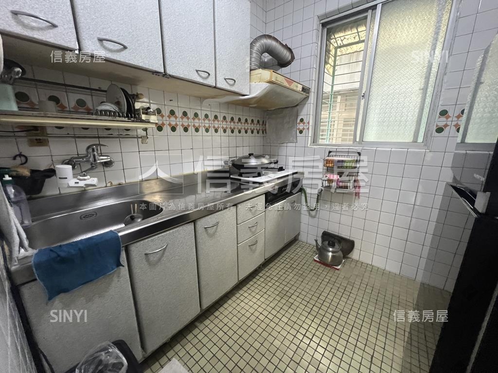 秀朗國小採光公寓房屋室內格局與周邊環境