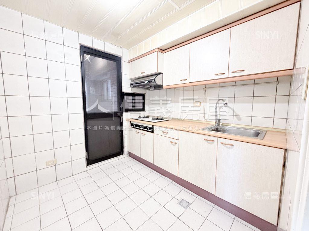 優質宏國美景三房車位房屋室內格局與周邊環境