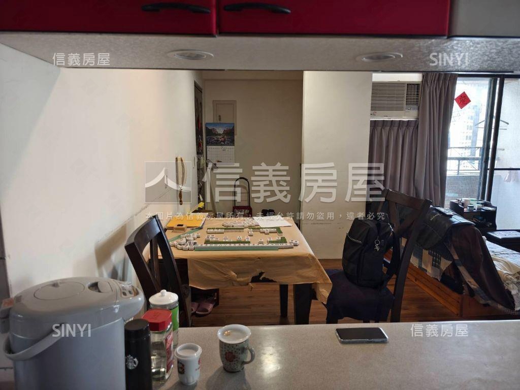 利來華府●近捷運電梯兩房房屋室內格局與周邊環境