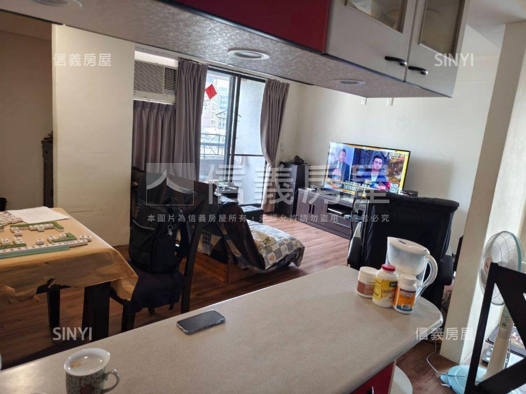 利來華府●近捷運電梯兩房房屋室內格局與周邊環境