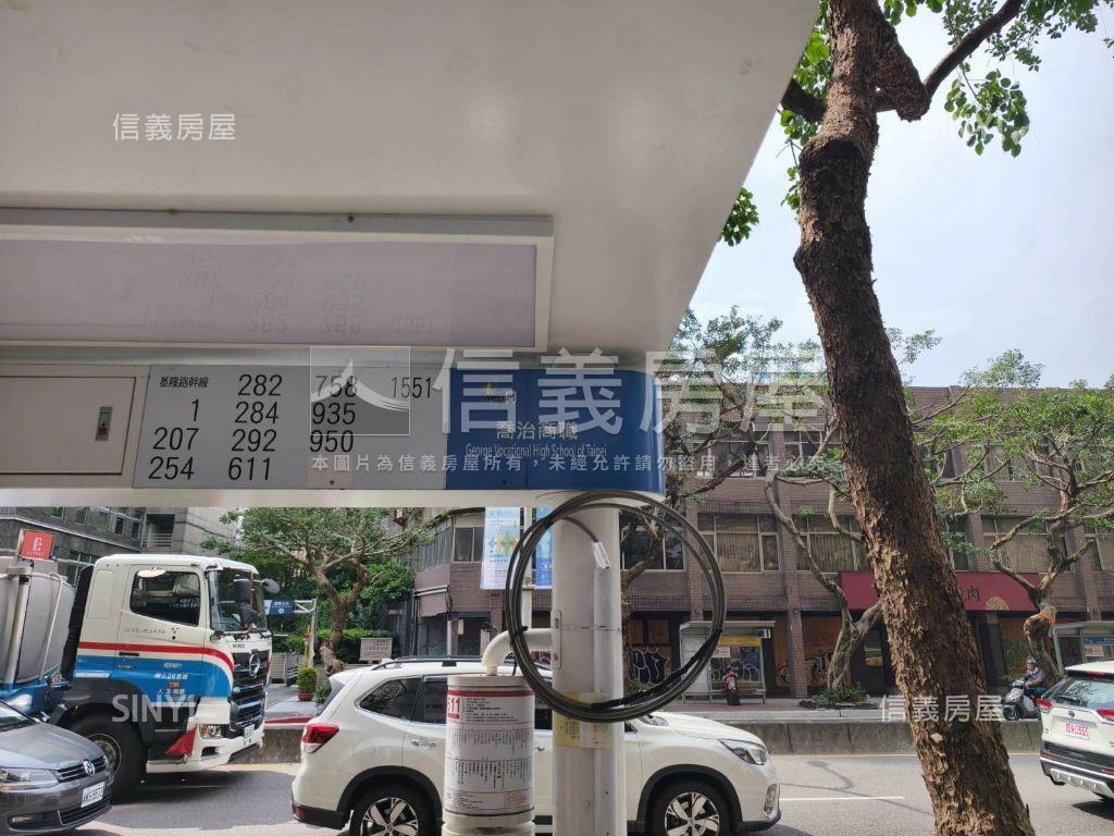 利來華府●近捷運電梯兩房房屋室內格局與周邊環境
