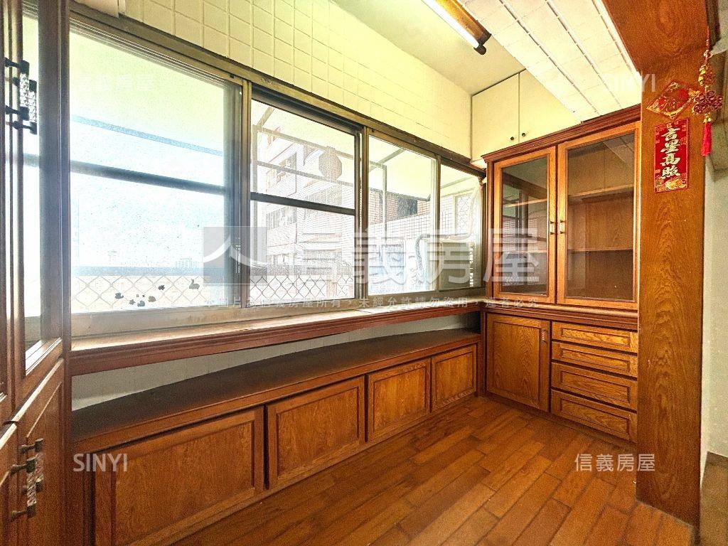 景觀大四房平車房屋室內格局與周邊環境