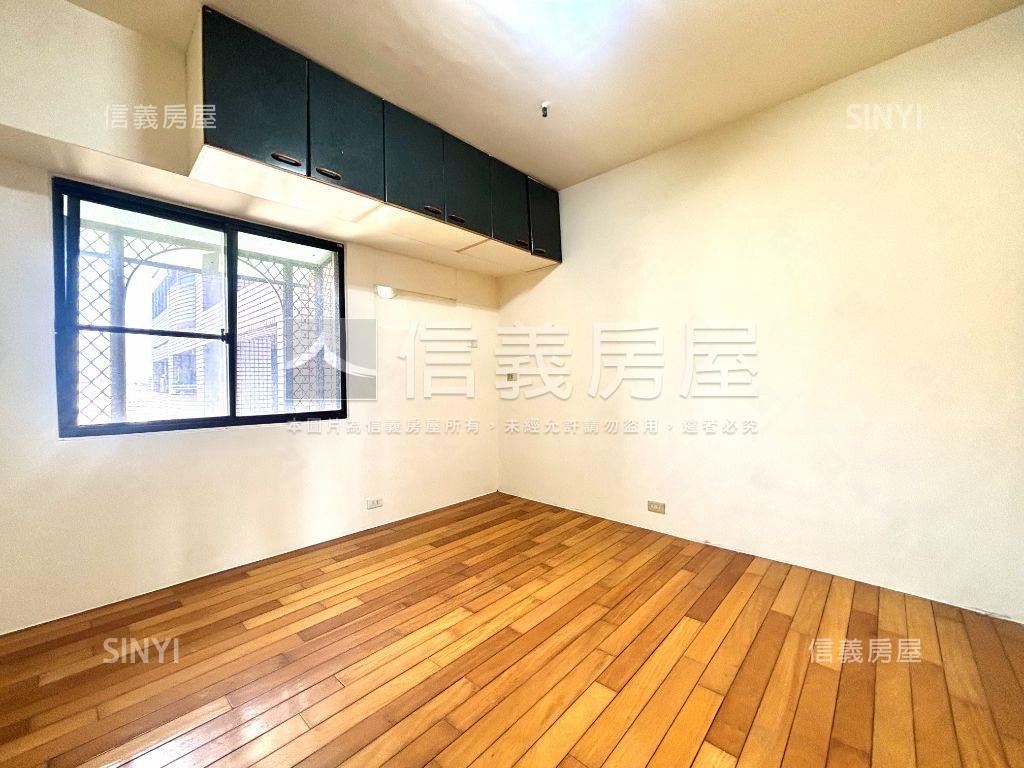 景觀大四房平車房屋室內格局與周邊環境