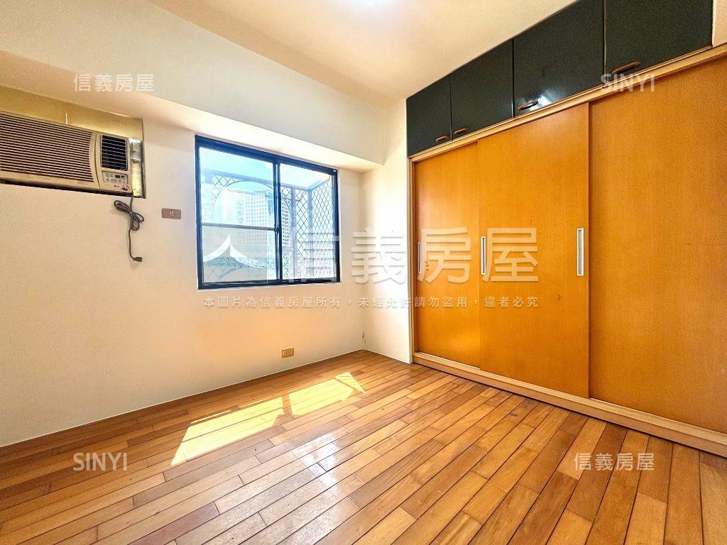 景觀大四房平車房屋室內格局與周邊環境