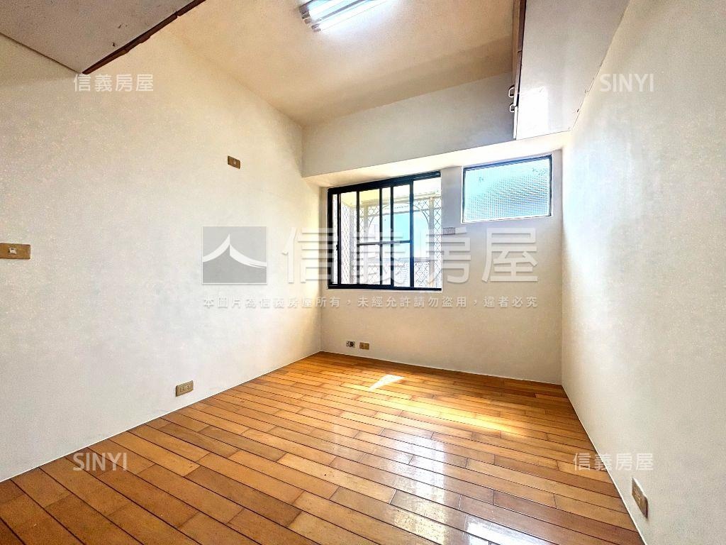 景觀大四房平車房屋室內格局與周邊環境