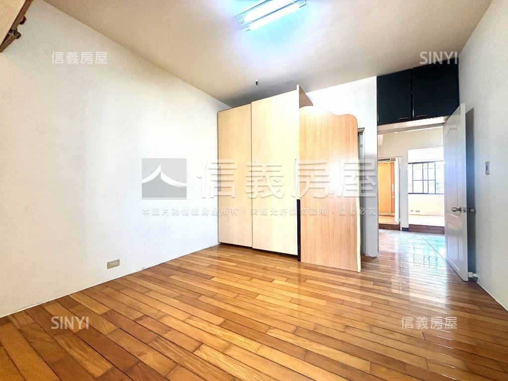 景觀大四房平車房屋室內格局與周邊環境