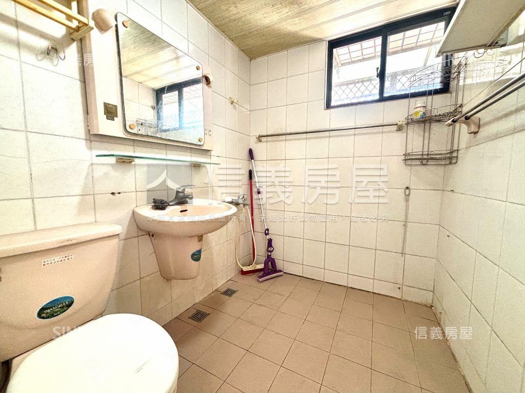 景觀大四房平車房屋室內格局與周邊環境