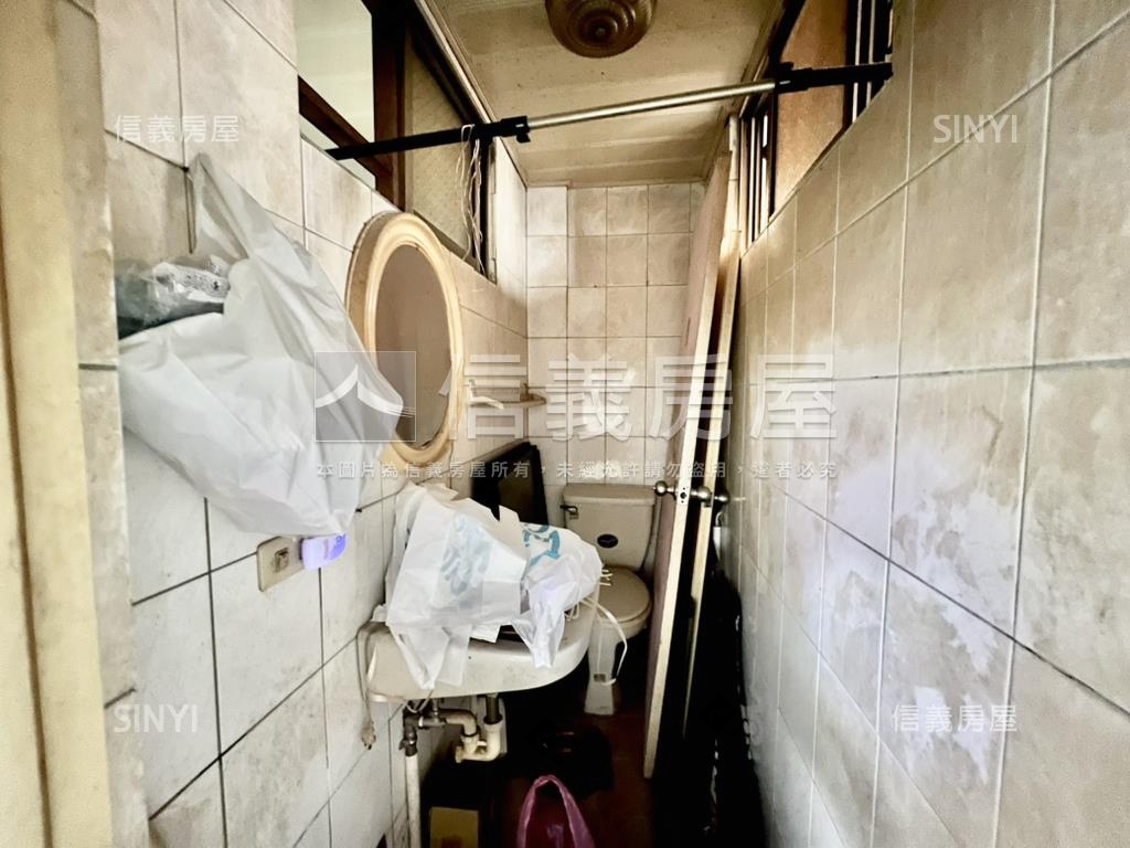 吉祥如意透天二樓土持大房屋室內格局與周邊環境