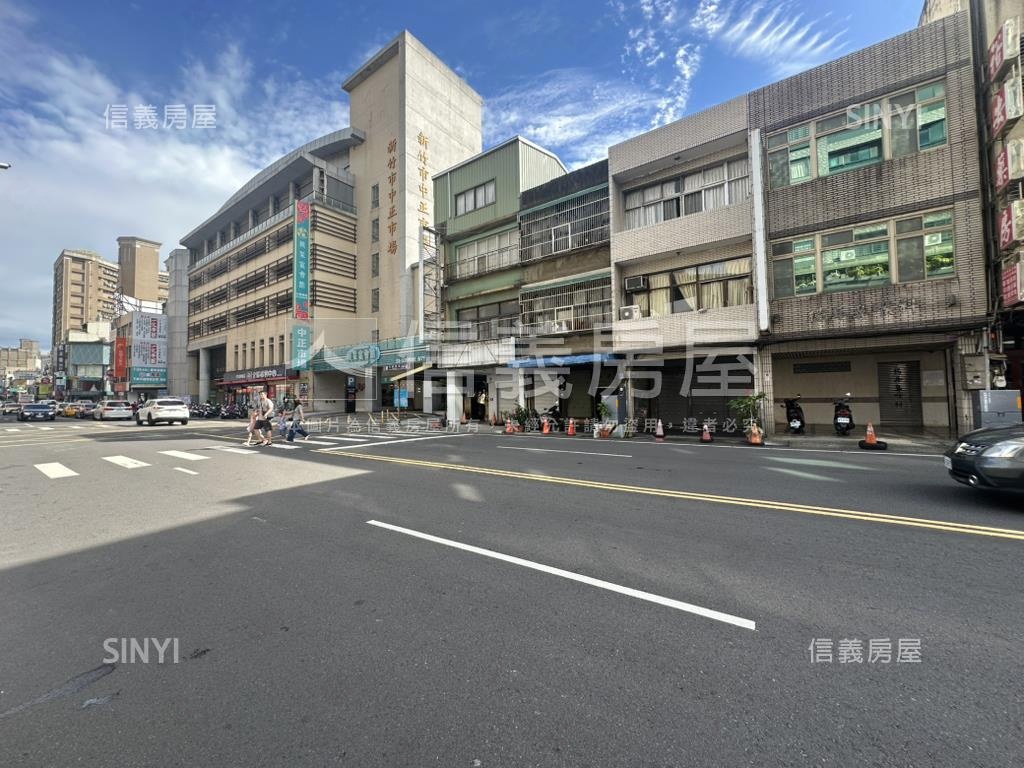 昌益臻品四房平面車位房屋室內格局與周邊環境