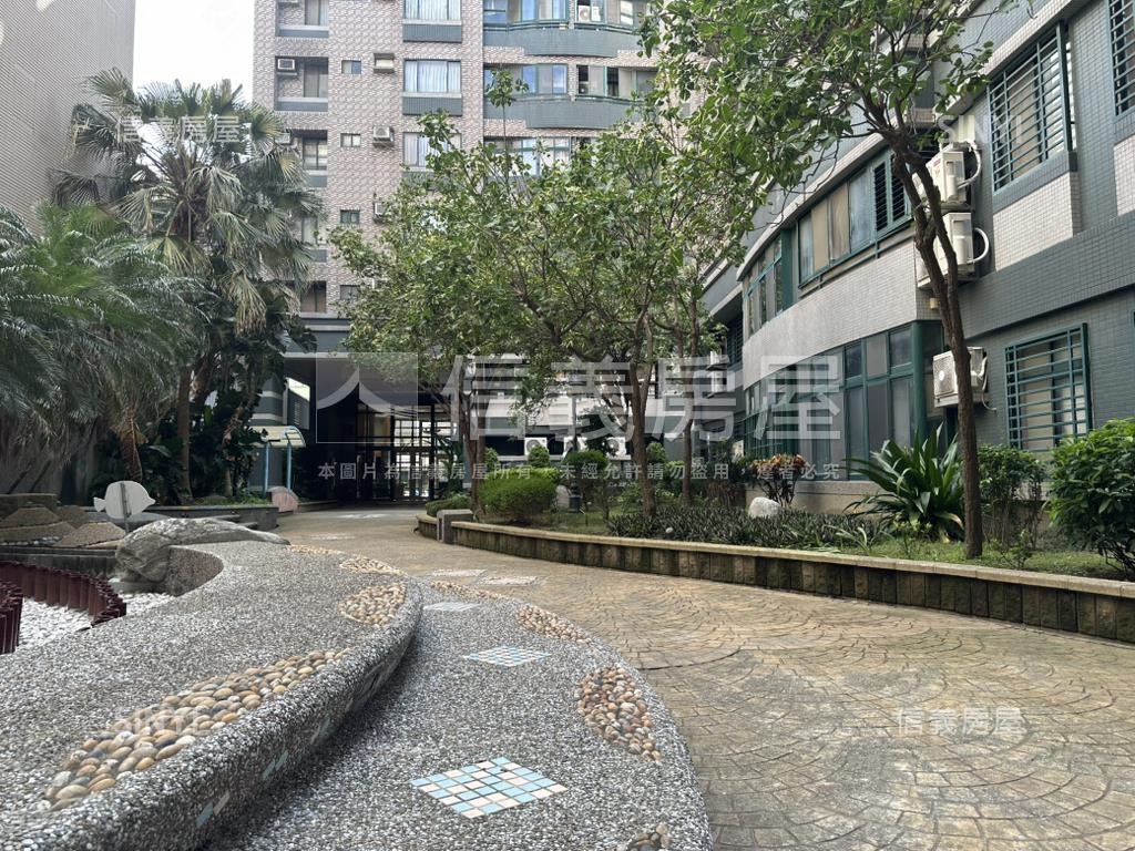 昌益臻品四房平面車位房屋室內格局與周邊環境