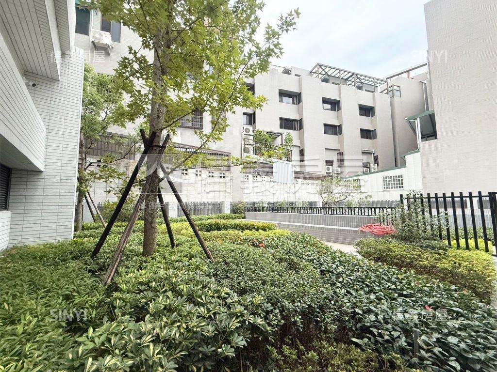 近中國醫高樓全新三房平車房屋室內格局與周邊環境